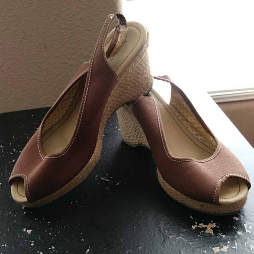 Shoe